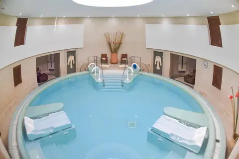 Amphitrite Palace Beach Hotel & Convention Centre in Rabat, foto 17