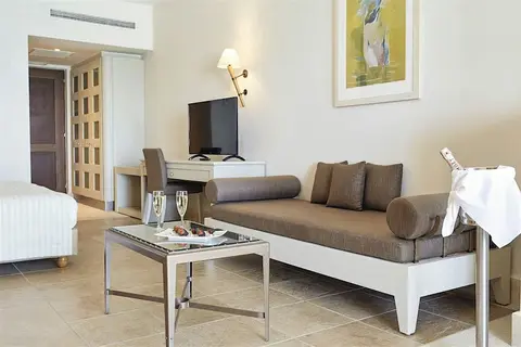 Grand Bay Beach Resort in Kolymbari — foto 29