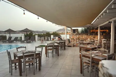 Paros Bay in Παροικιά — foto 14