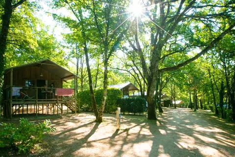 Camping Les Hirondelles foto 23