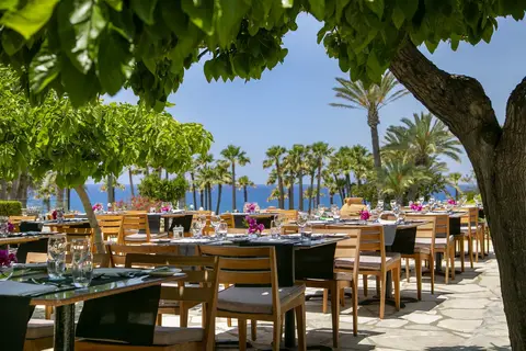 Azia Resort & Spa in Paphos — foto 2
