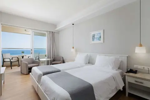 Elea Beach in Δασσιά — foto 4