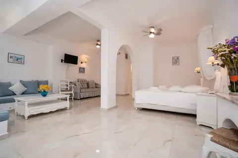 Kamari Hotel in Πλατύς Γιαλός — foto 27