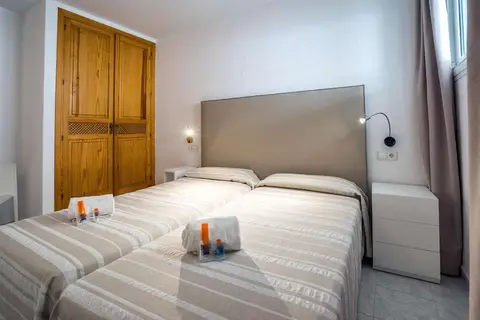Duquesa Playa in Santa Eulària des Riu — foto 4