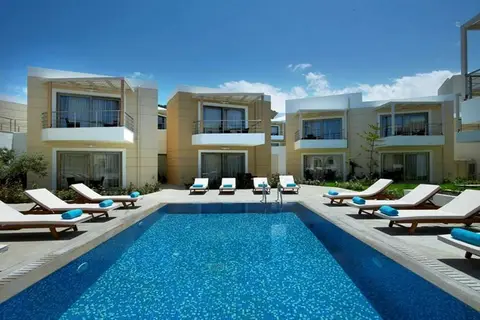 The Royal Blue Resort & Spa in Panormos — foto 18