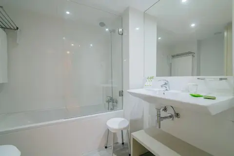 Aqualuz Lagos by The Editory in Lagos — foto 12