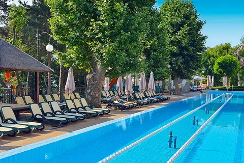 Melia Grand Hermitage in Дентална клиника „Медика 3 Дент“ — foto 27