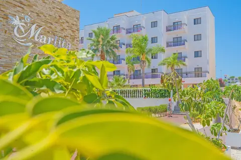 Marlita Hotel Apartments in Παραλίμνι — foto 12