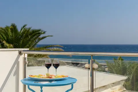 Alesahne Beach Hotel in Thira Municipal Unit — foto 28