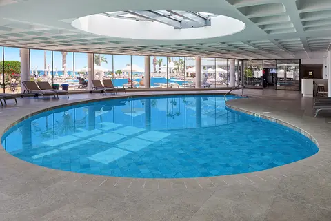 Sunrise Beach Hotel in Παραλίμνι — foto 22