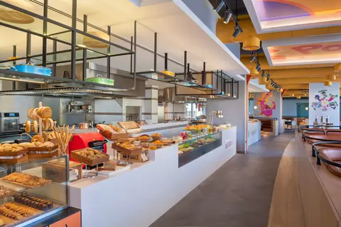 The WB Abu Dhabi, Curio Collection by Hilton in أبو ظبي — foto 22