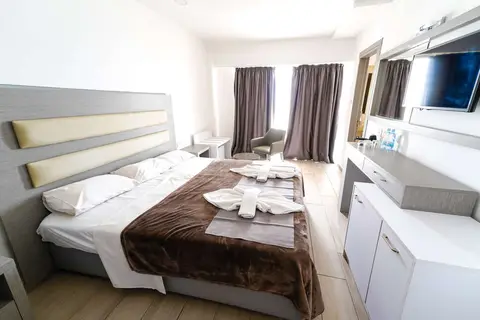 Captain Pier Hotel in Παραλίμνι — foto 4