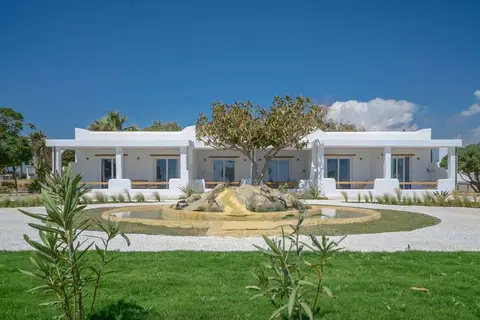 Glaronissi Beach in Saint Arsenius, foto 10