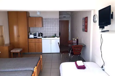 Vrachia Beach Hotel & Suites in Kissonerga — foto 7