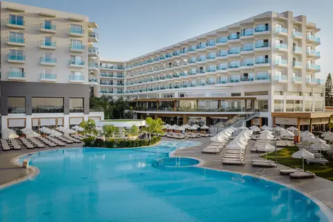 NissiBlu Beach Resort in Ayia Napa — foto 11