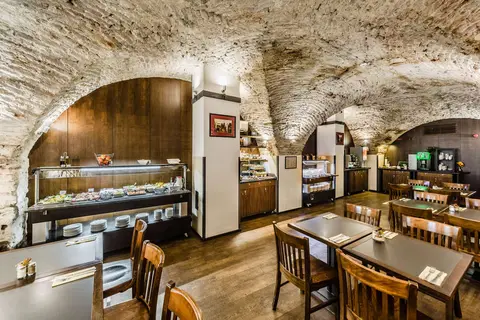 Hotel Archibald At The Charles Bridge in Praag — foto 12