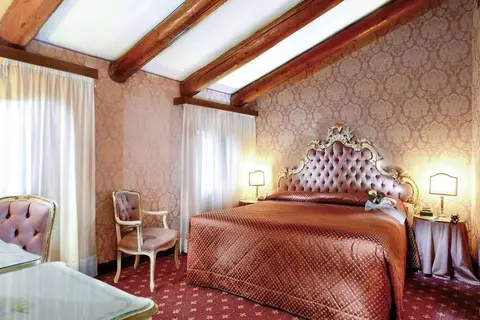 Hotel Rialto in Venetië