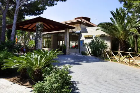 Green Garden Aparthotel in Cala Agulla — foto 6