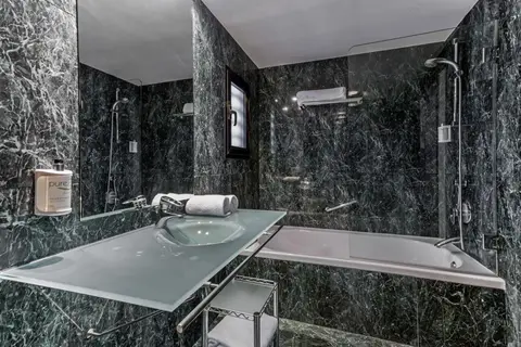 B&B HOTEL Zaragoza Los Enlaces Estación in Zaragoza — foto 6