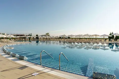 Alua Helios Bay in Обзор