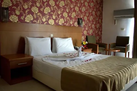 Surtel in Kusadasi — foto 15
