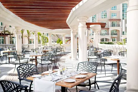 Swissotel Al Murooj in Dubai — foto 9