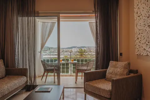 Aguas de Ibiza Grand Luxe Hotel in Santa Eulària des Riu — foto 11
