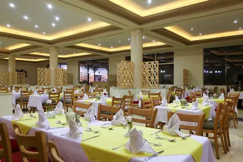 The Three Corners Sea Beach Resort in Beach Bar — foto 7