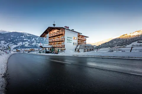 Alpen Wohlfühlhotel Dörflwirt in Hainzenberg — foto 24