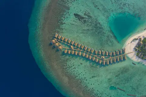 Emerald Faarufushi Resort & Spa in Rah Gili Maldives — foto 2