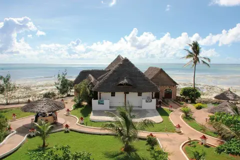 Reef & Beach Resort in Jambiani — foto 9