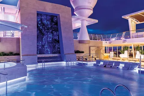 16 dg cruise Caribische Zee Mein Schiff 5 in English Harbour — foto 4