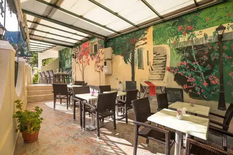 Bella Vista Hotel & Studios in Μπενίτσες — foto 13