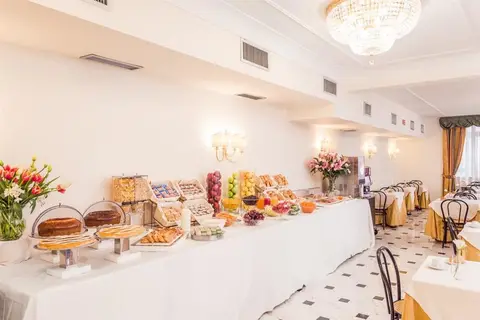 Hotel Lux in Rome