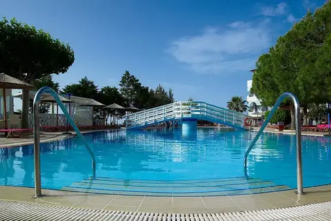 Sunrise Beach Resort in Πεύκοι — foto 7