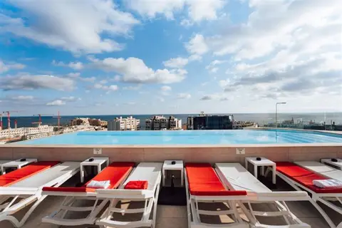 SO City Hotel in San Ġiljan — foto 7