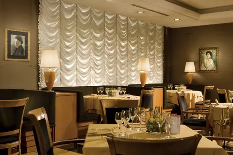 Ramada by Wyndham Naples in Napels — foto 3