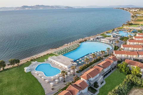 Hotel White Olive Marine Aquapark in Zipari