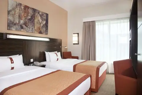 Holiday Inn Express Dubai Safa Park in Dubai — foto 2