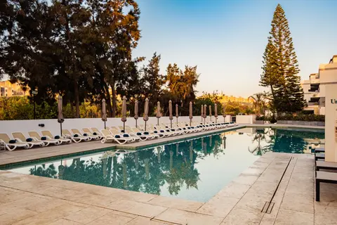 Hotel Urban Valley Resort & Spa in San Ġwann — foto 3