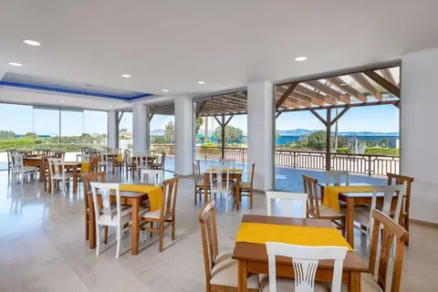 Niriides Beach Hotel in Ηρακλής — foto 19