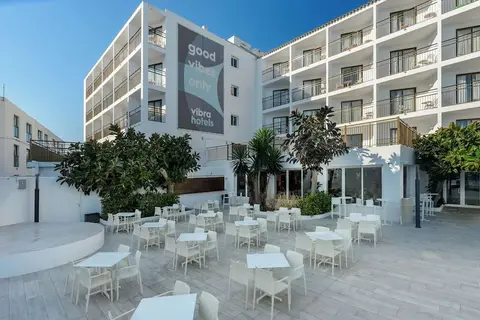 Hotel Vibra San Remo in Sant Josep de sa Talaia — foto 9