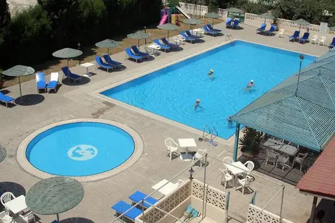 Sveltos Hotel in Oroklini — foto 16