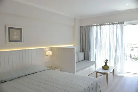 Sunrise Gardens Hotel in Παραλίμνι — foto 21
