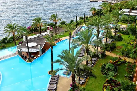 Pestana Promenade in Funchal