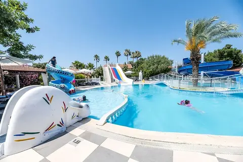 Riverside Garden Resort in Alsancak — foto 22