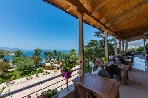 Hotel Bahamas in Saranda — foto 2