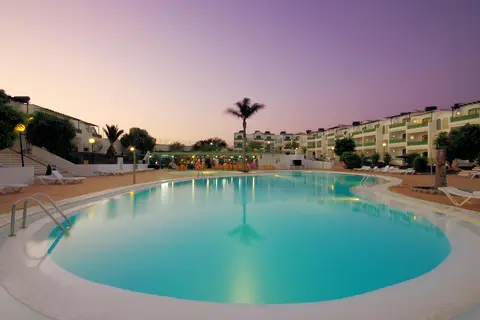 Plaza Palmeras in Puerto del Carmen — foto 30