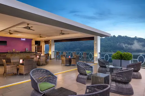 Radisson Hotel Kandy in Kandy — foto 30