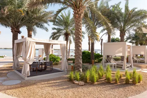 Erth Abu Dhabi in Abu Dhabi — foto 2